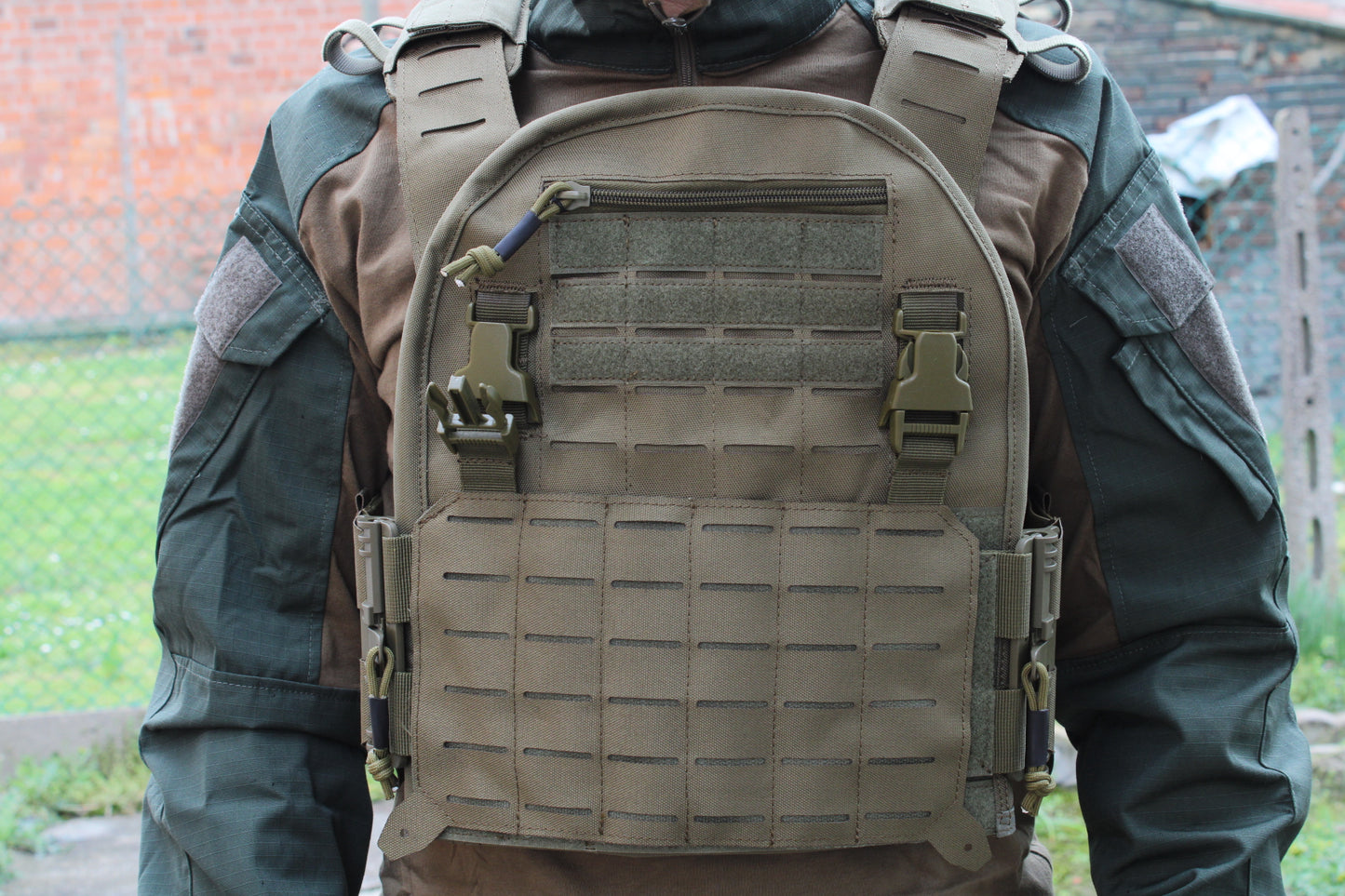 SPECNA ARMS TACTICAL VEST QR II PLATE CARRIER VEST OLIVE (SPE-18-042478)